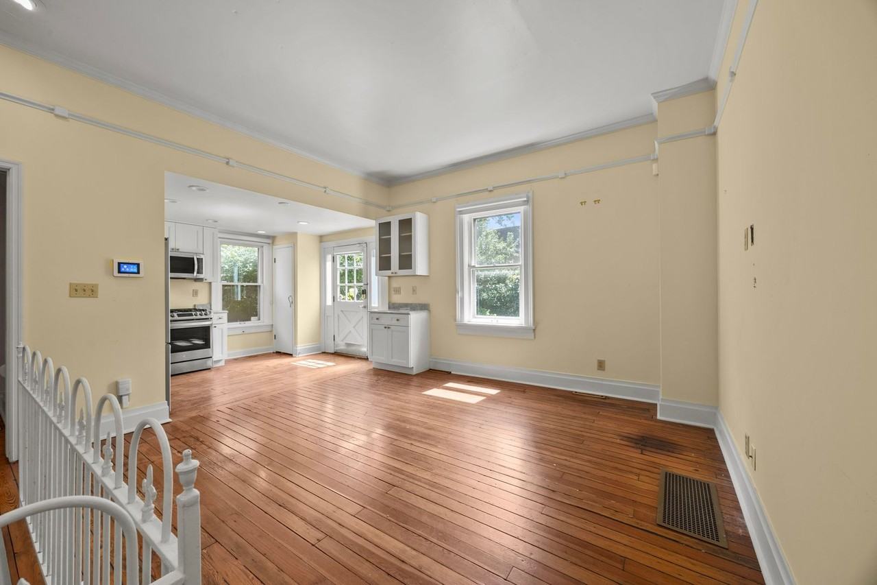 545 Cedar Aly - Photo 5 of 19