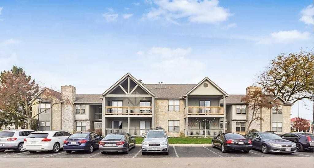 2701 Greystone Dr Apt F - Photo 2 of 11