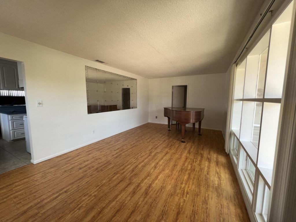 6402 Birchwood St - Photo 2 of 17