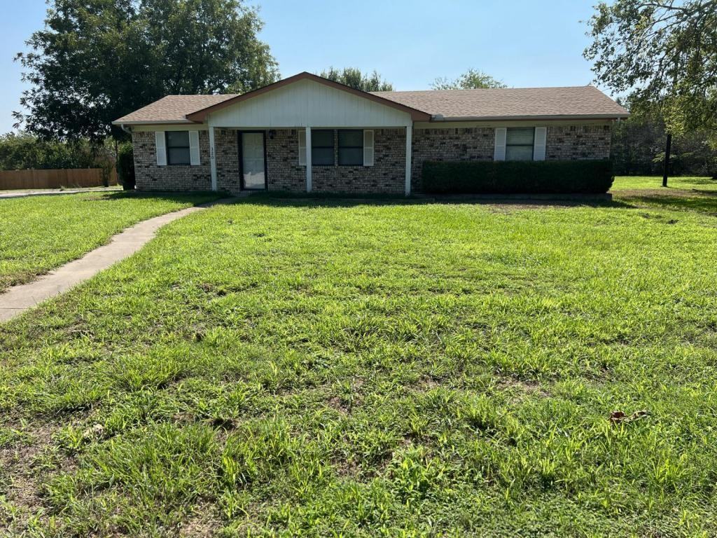 320 Jean Dr - Photo 3 of 16