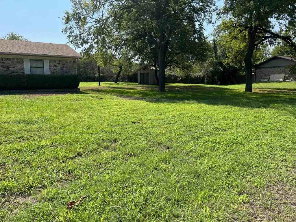 320 Jean Dr - Photo 4 of 16