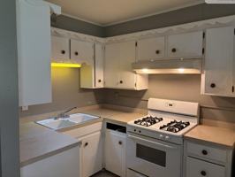 featured image of 915 S Dewey Ave