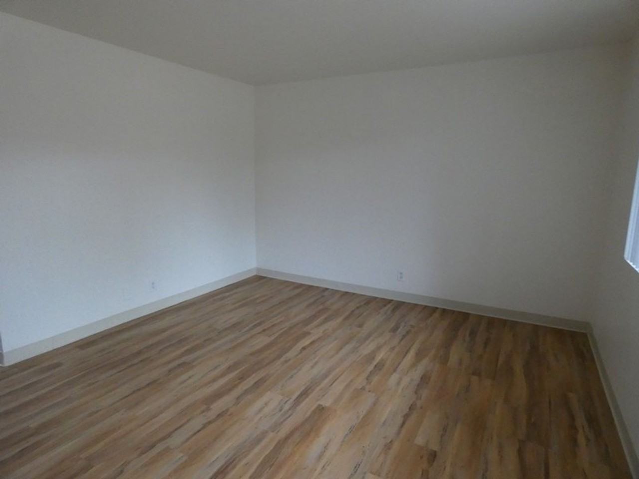 508 South Oakley Avenue #H - Photo 5 of 14