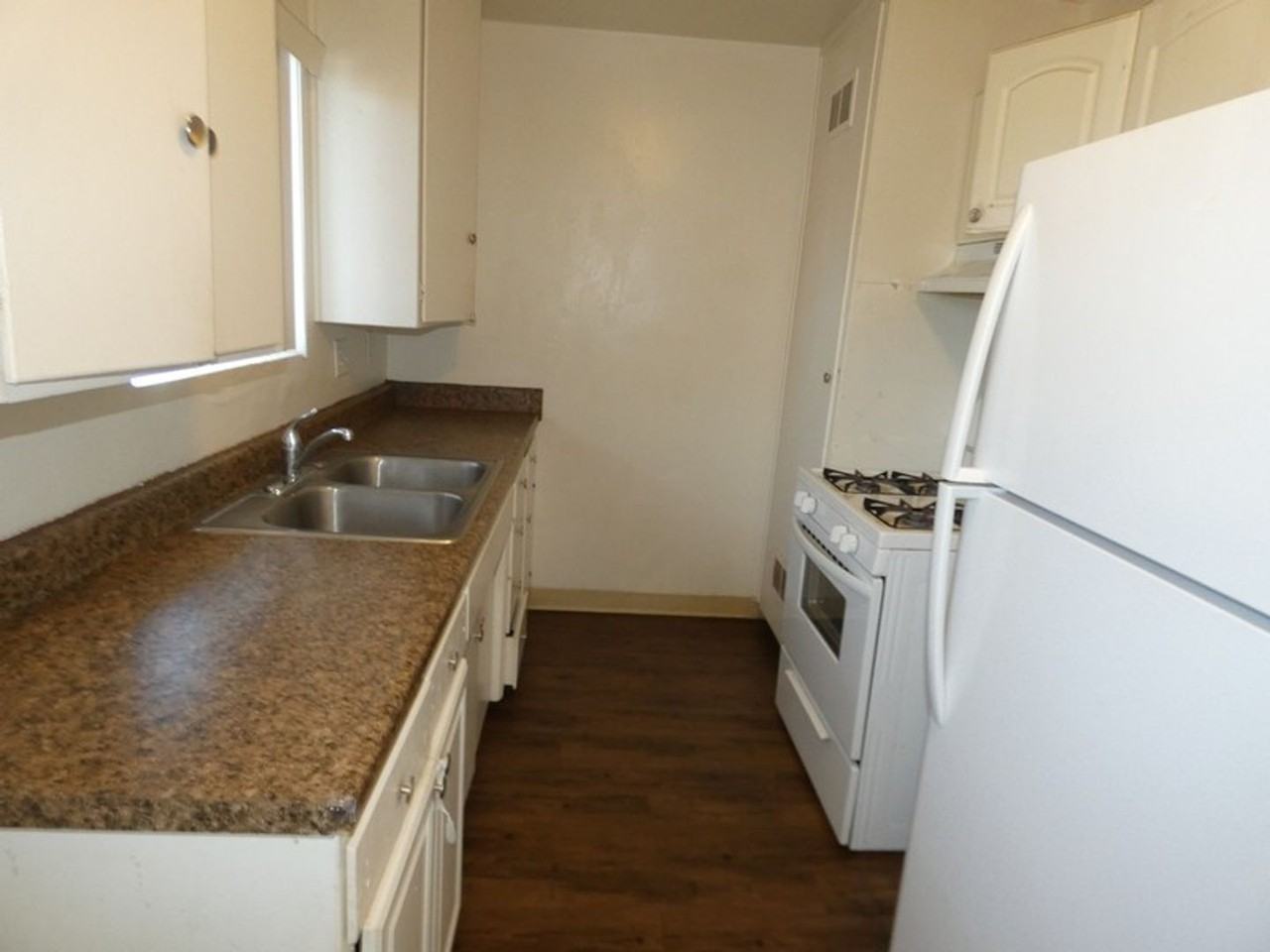 508 South Oakley Avenue #H - Photo 7 of 14