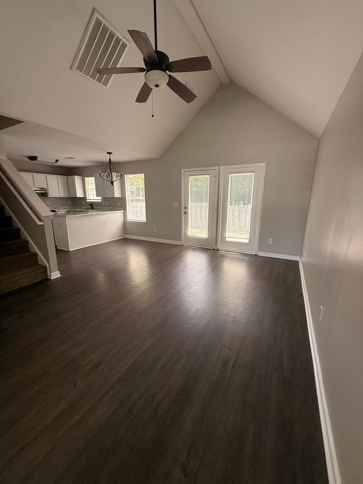 302 Saint Rosea Rd - Photo 2 of 14