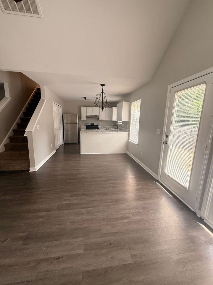 302 Saint Rosea Rd - Photo 3 of 14