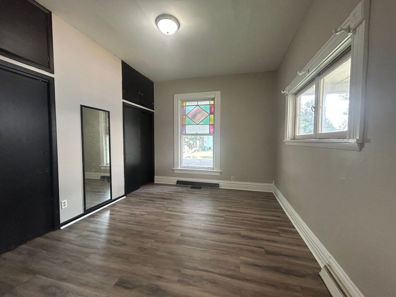 309 W 11th St - Photo 3 of 9