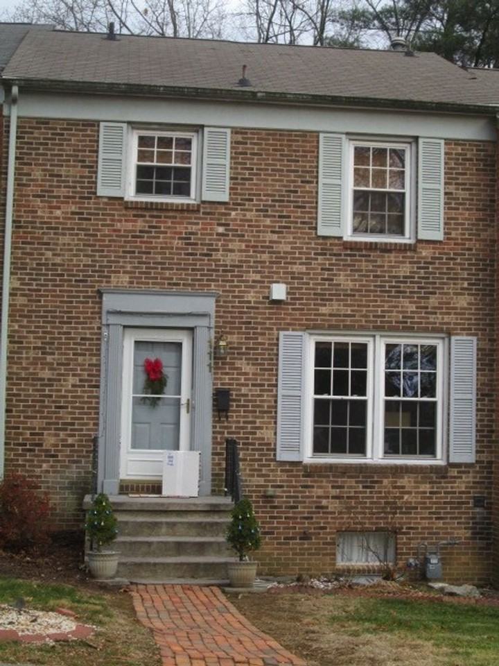 111 Canterbury Ct - Photo 2 of 25