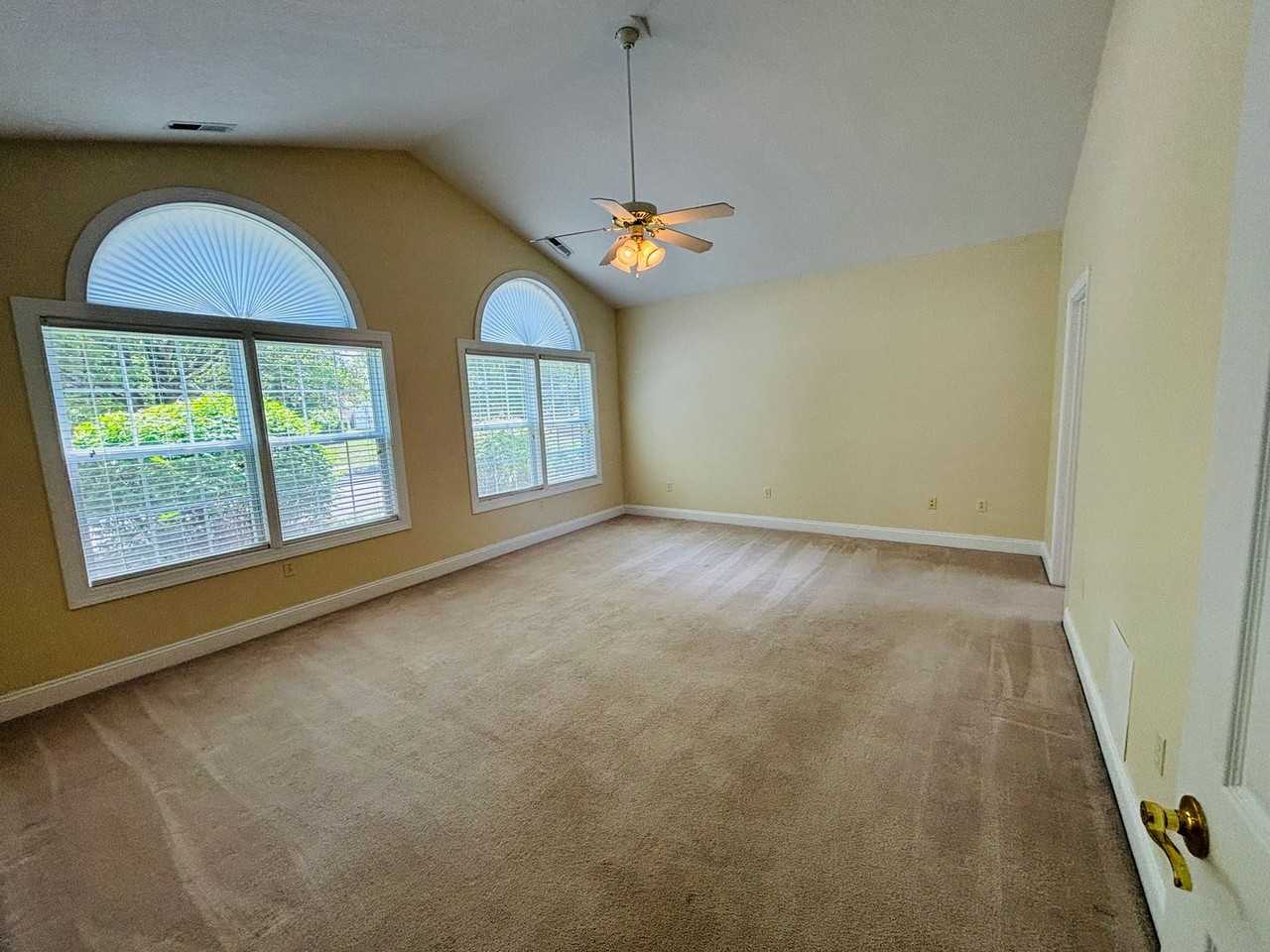 1733 Lions Dr - Photo 6 of 20
