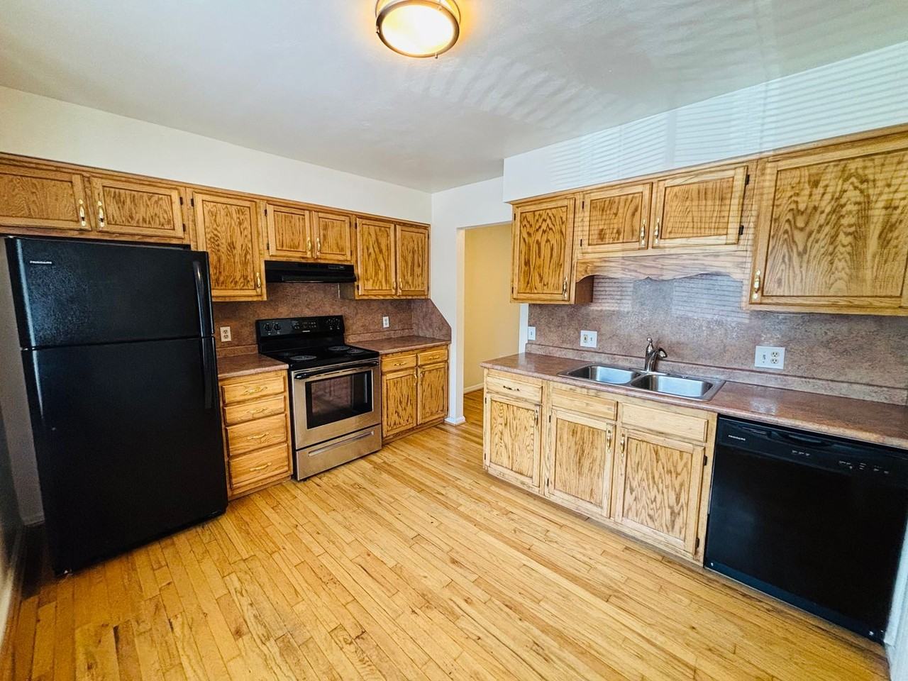 2502 Ridge Rd - Photo 2 of 29