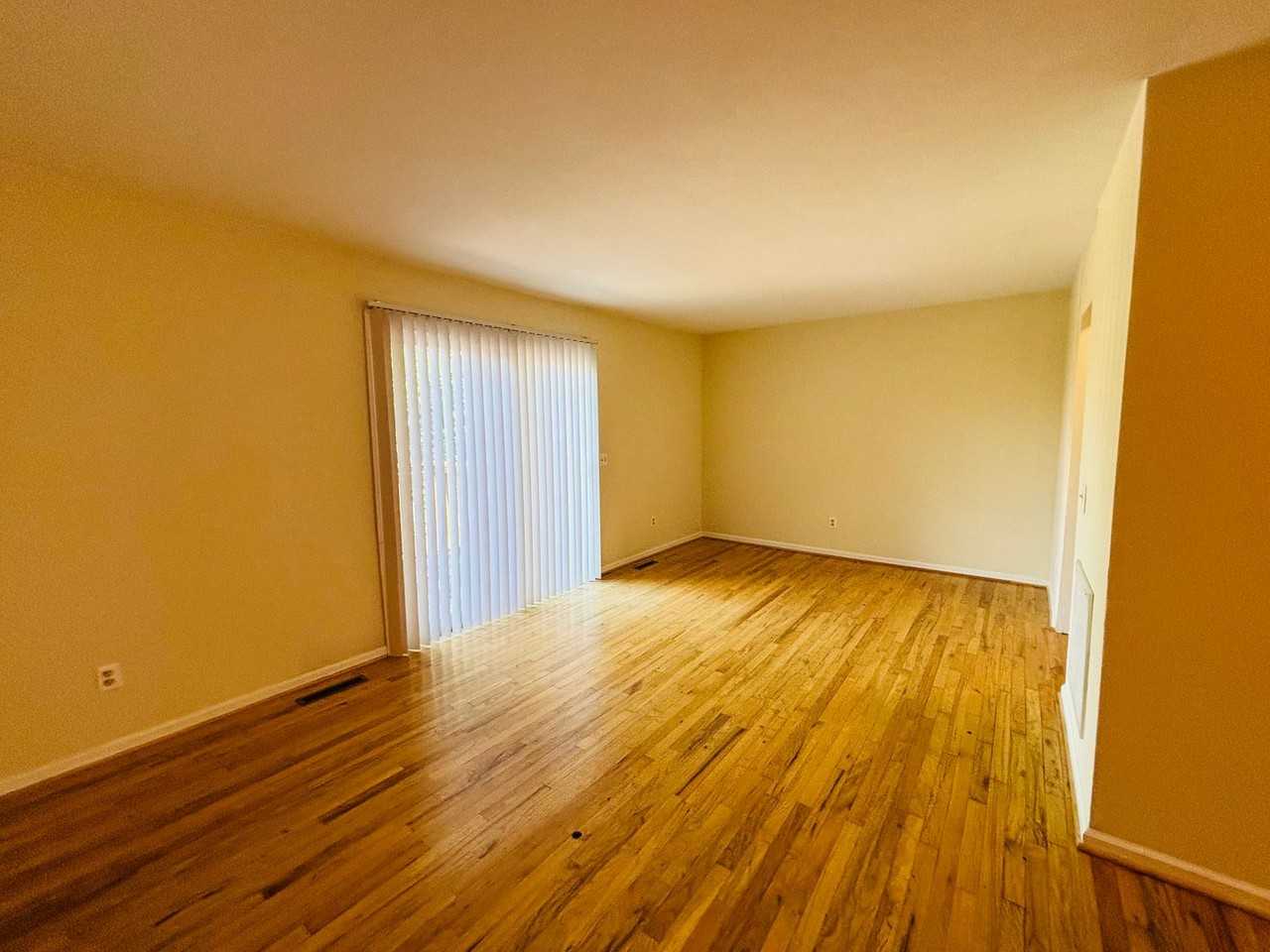 2502 Ridge Rd - Photo 7 of 29