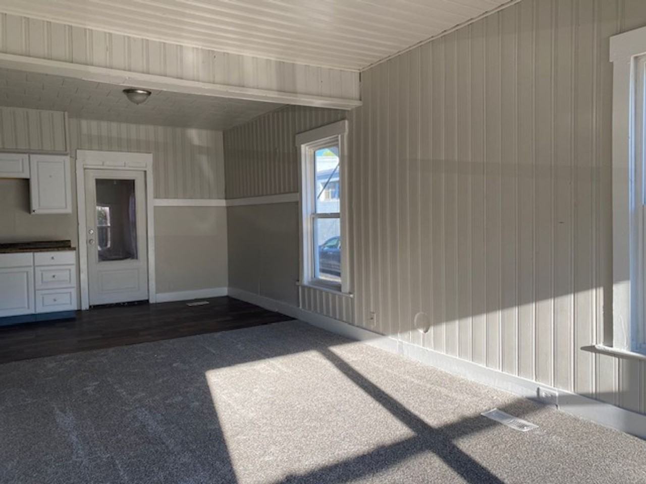 209 N Irwin St - Photo 6 of 10