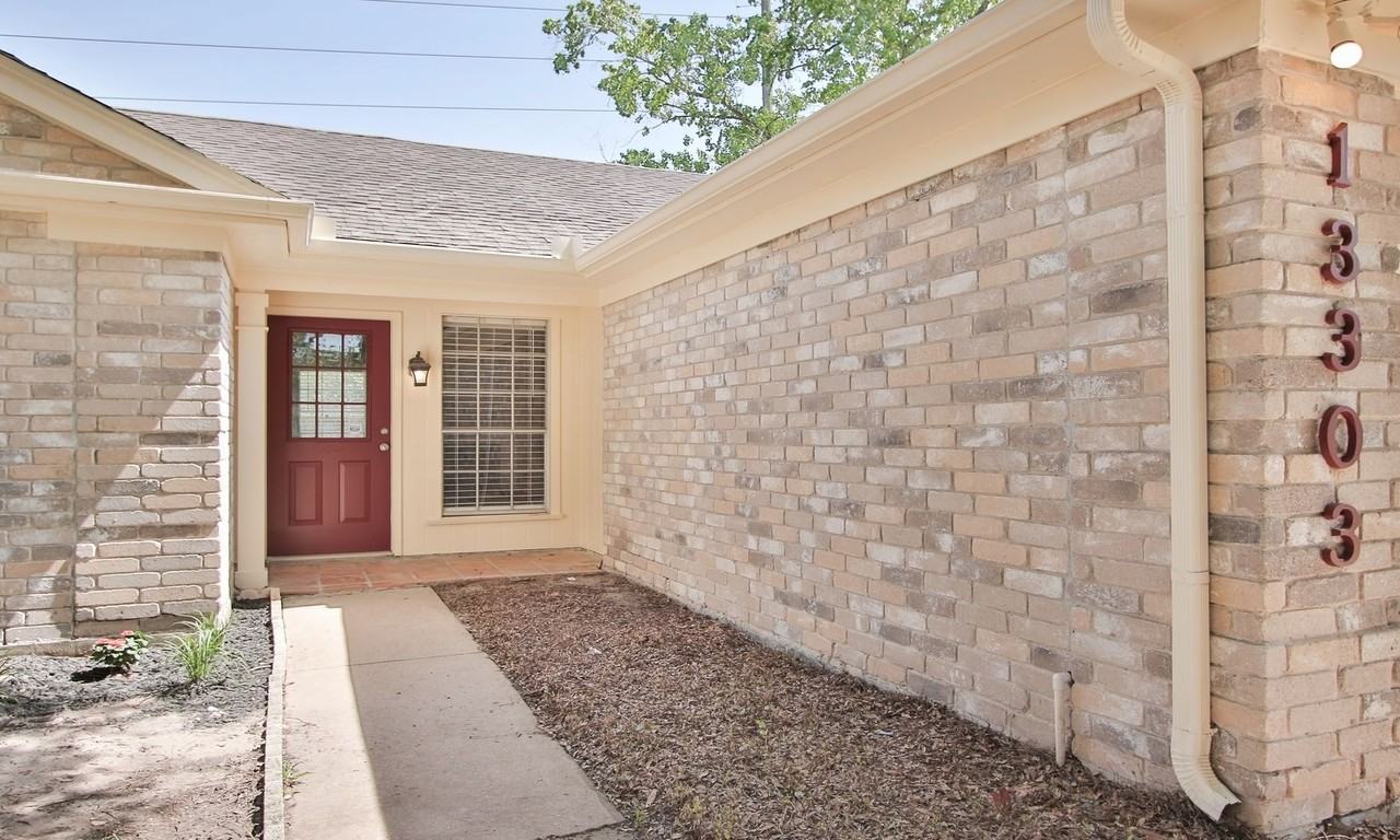 13303 Hampton Falls Dr - Photo 3 of 32