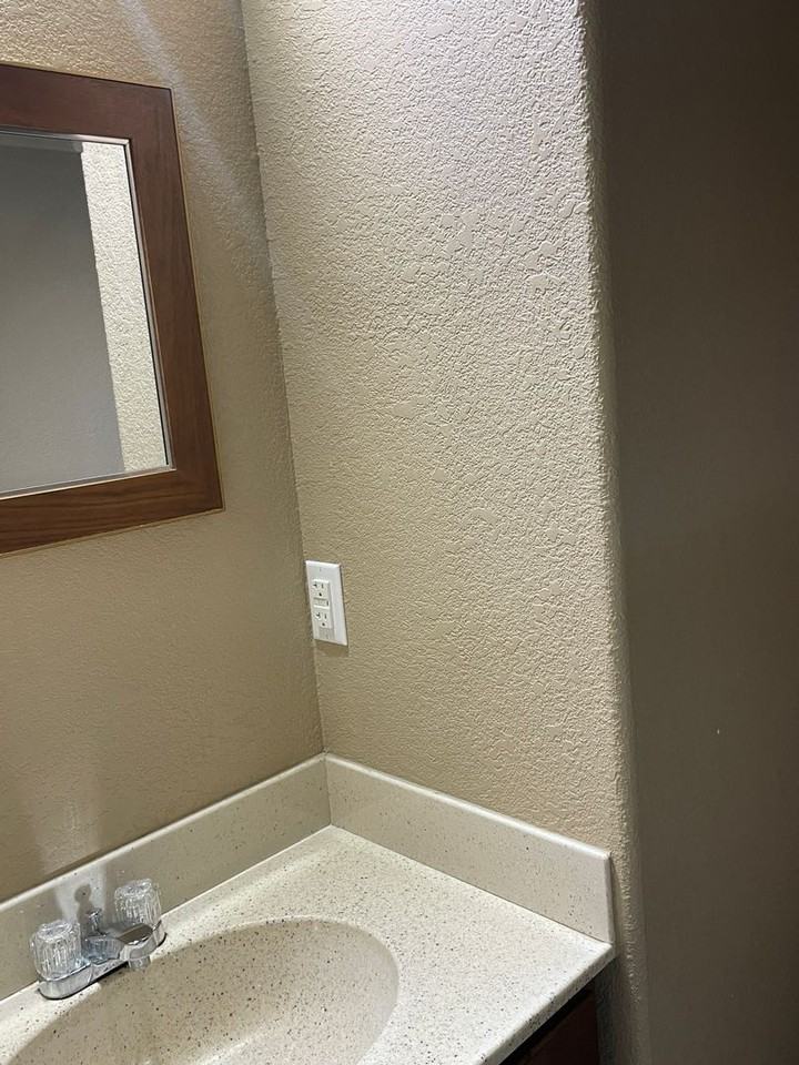 2600 Highland Rd - Photo 3 of 46