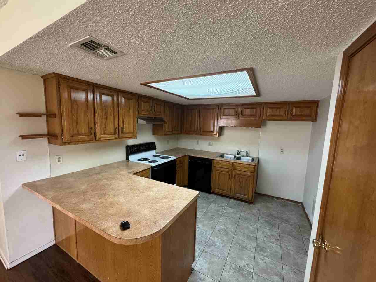 301 S 11th Pl - Photo 3 of 12