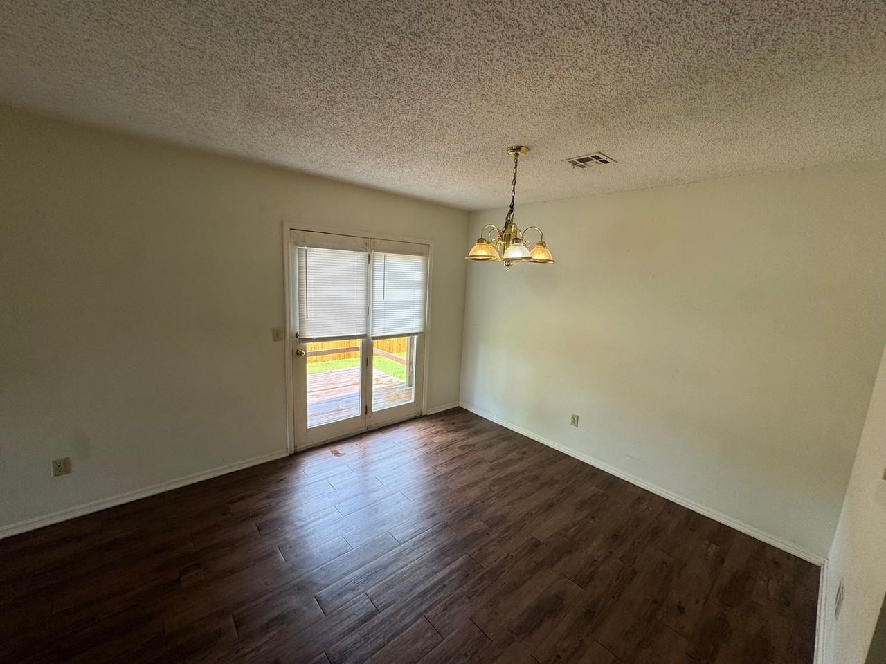 301 S 11th Pl - Photo 4 of 12