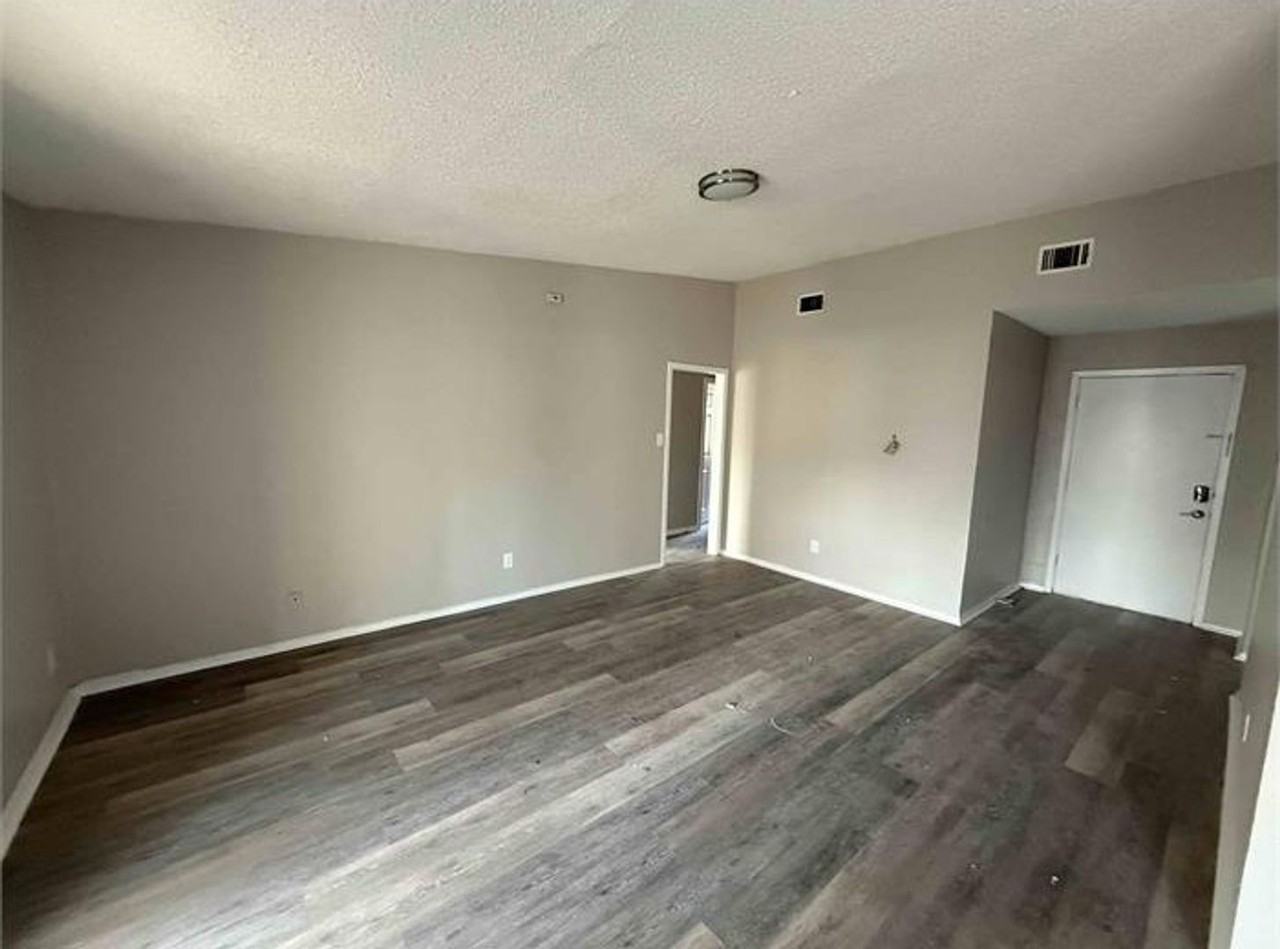 2421 Rockridge Dr - Photo 7 of 9