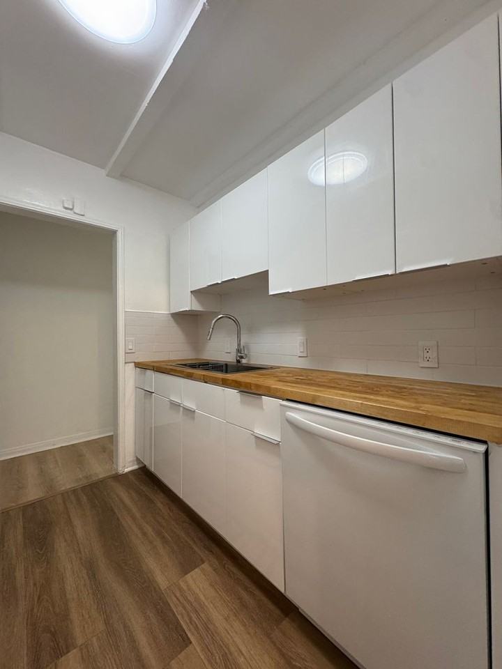 Hayworth Courtyard Apartments – West Hollywood Living - Photo 7 of 21