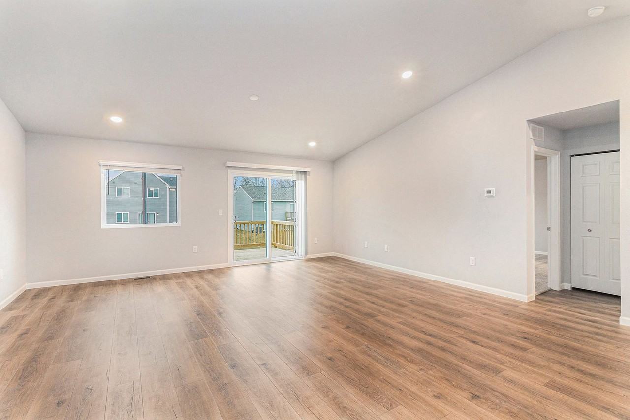 4394 Pine Creek Dr - Photo 6 of 23