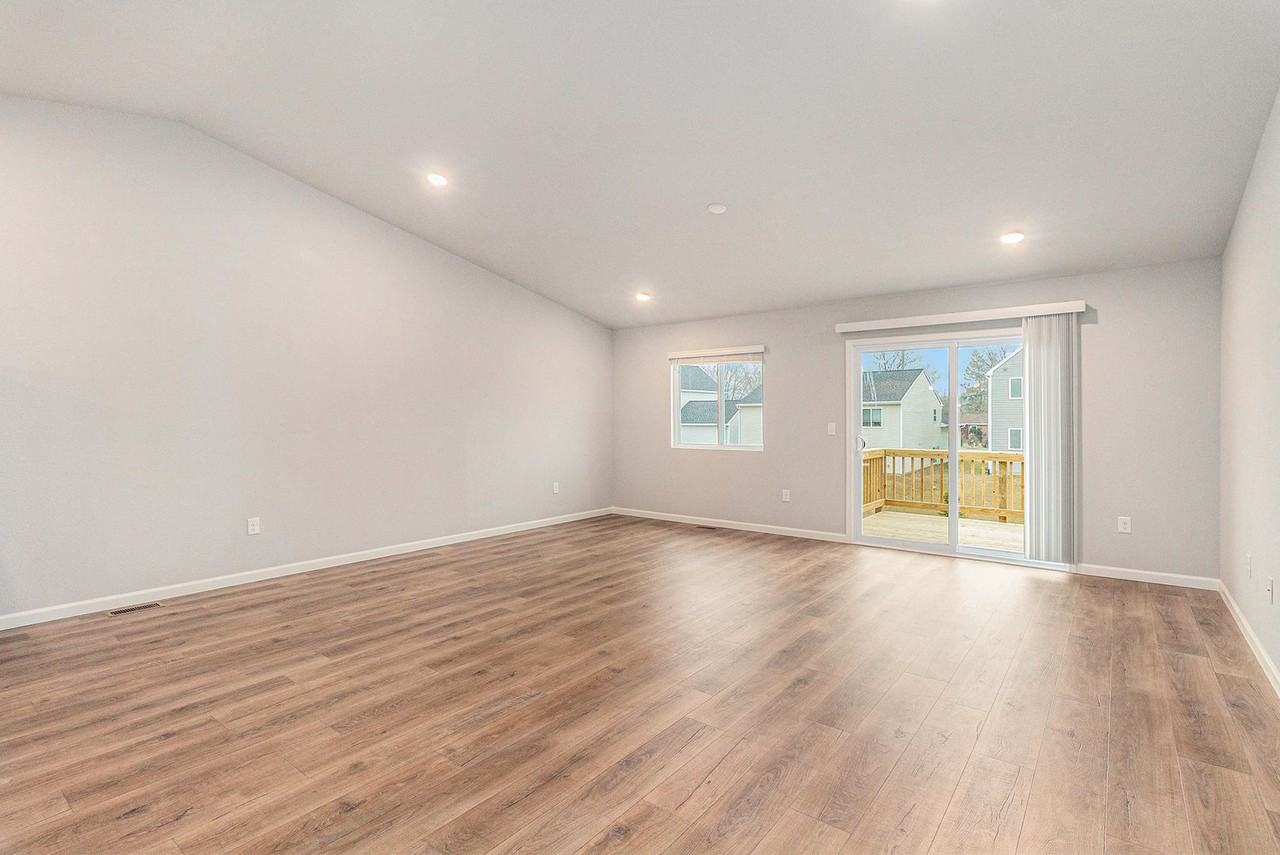 4394 Pine Creek Dr - Photo 7 of 23