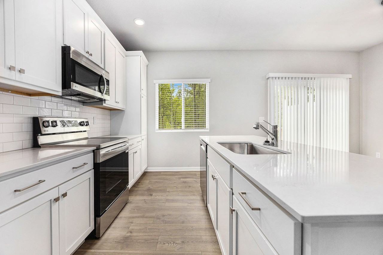 1303 Trailview Ct - Photo 2 of 25