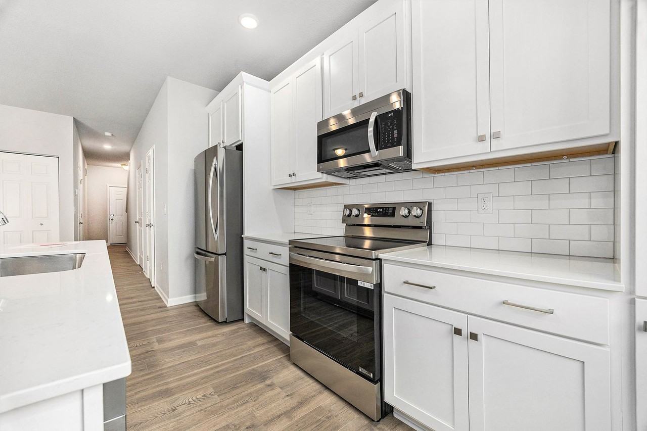 1303 Trailview Ct - Photo 3 of 25