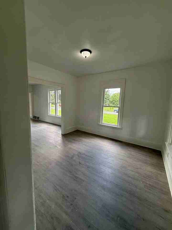 2208 W Brown St - Photo 2 of 11