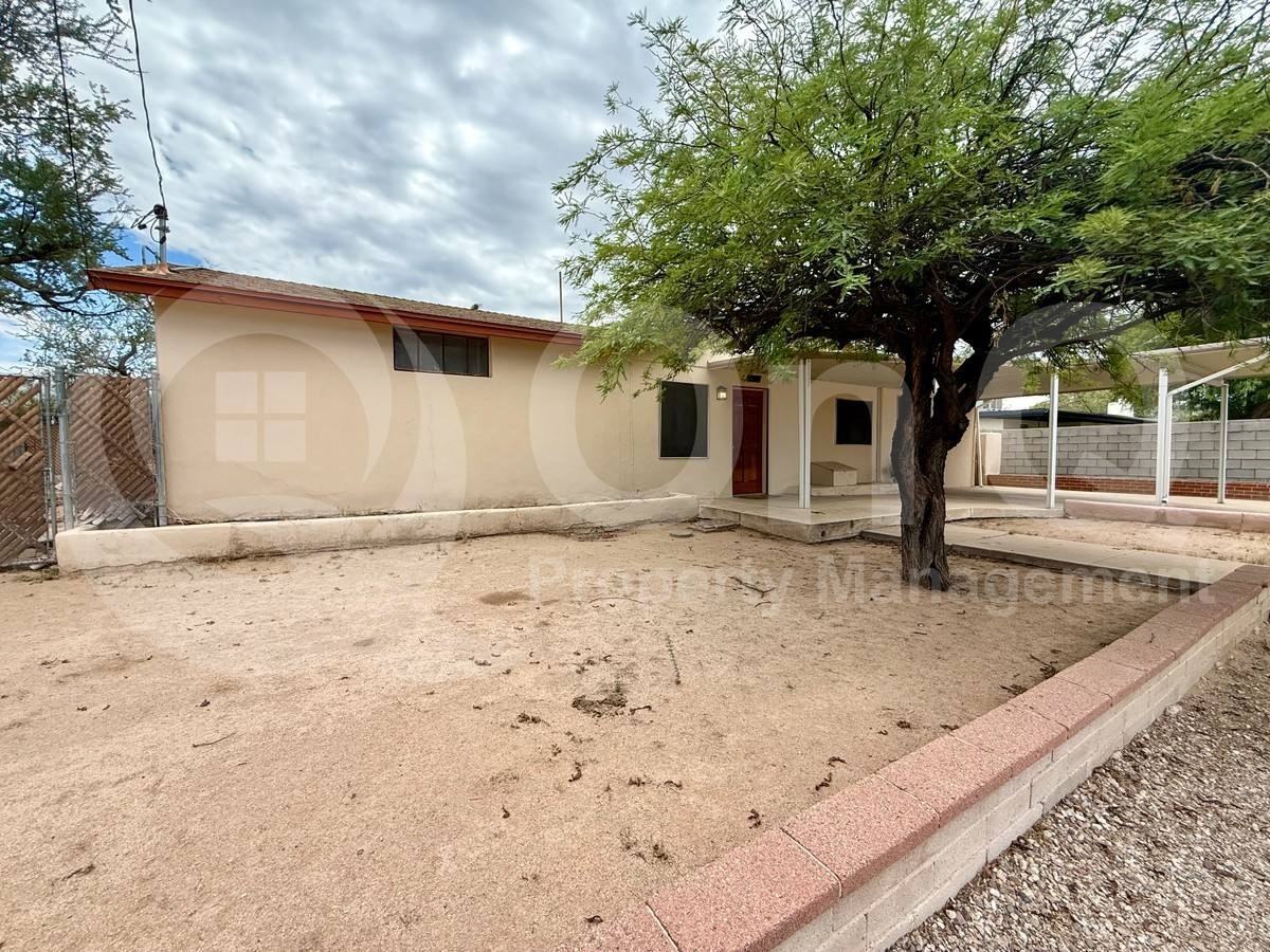 2760 N Palo Verde Ave - Photo 2 of 10