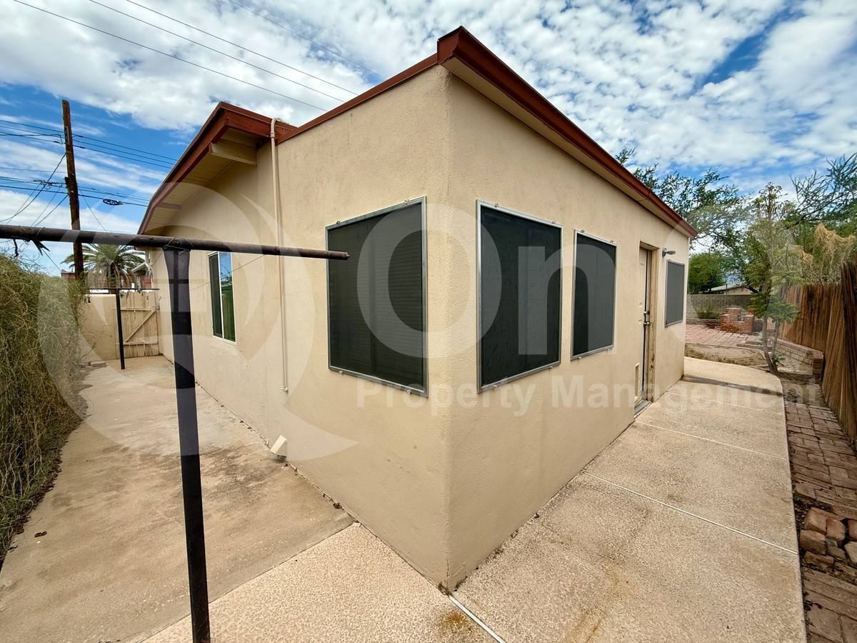 2760 N Palo Verde Ave - Photo 3 of 10