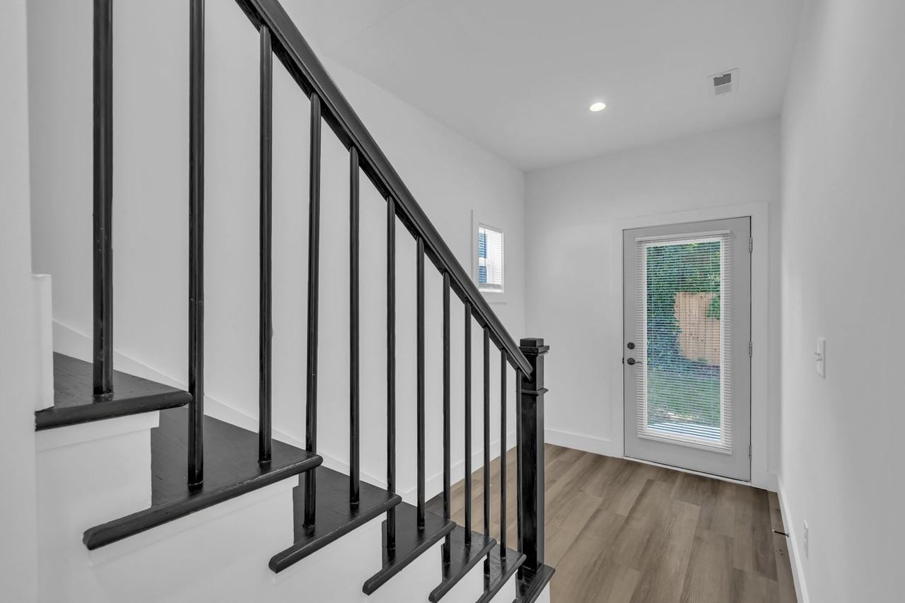 210 Martin Luther King Jr Blvd - Photo 6 of 44