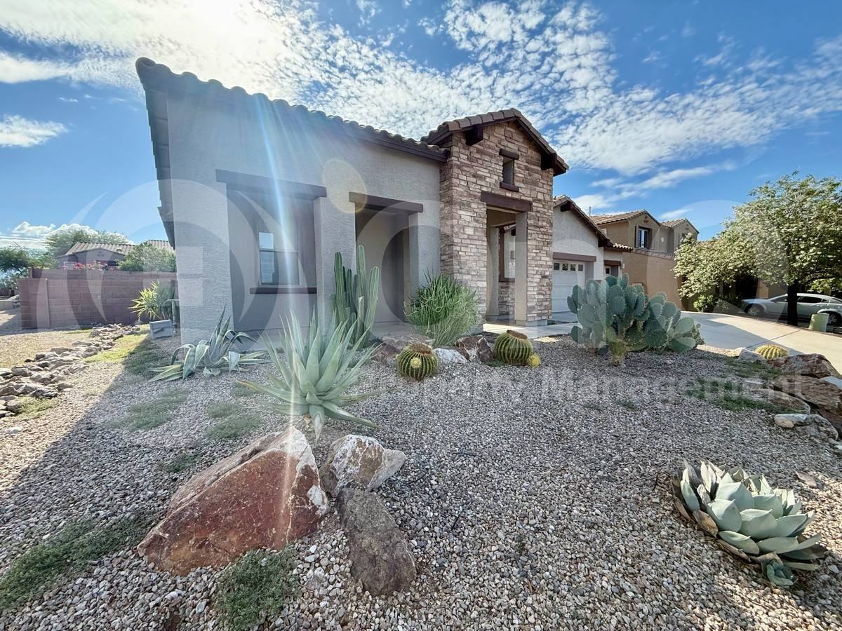 12384 N Feather Song Ave - Photo 2 of 10