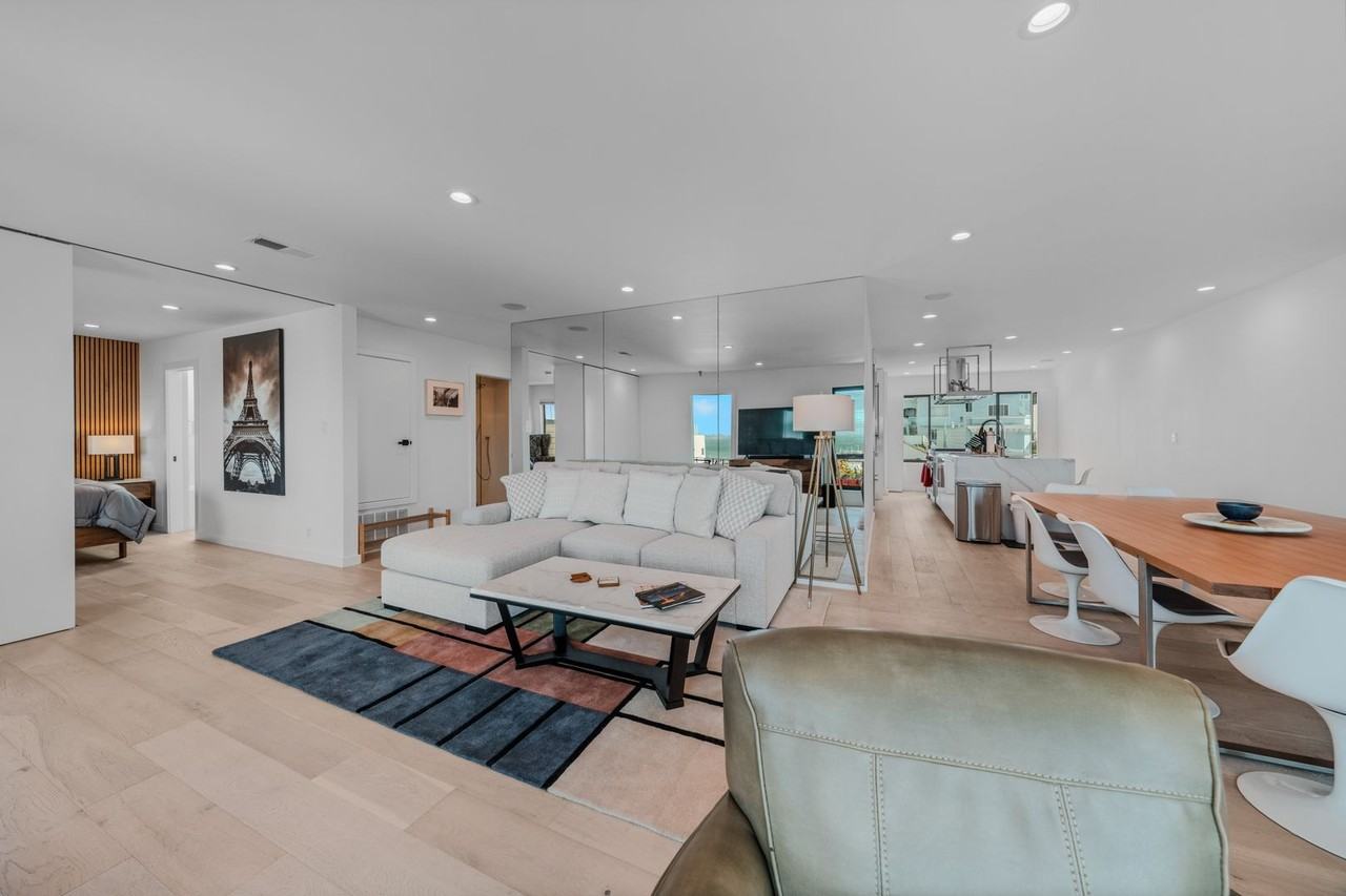 352 Chestnut St - Photo 2 of 31