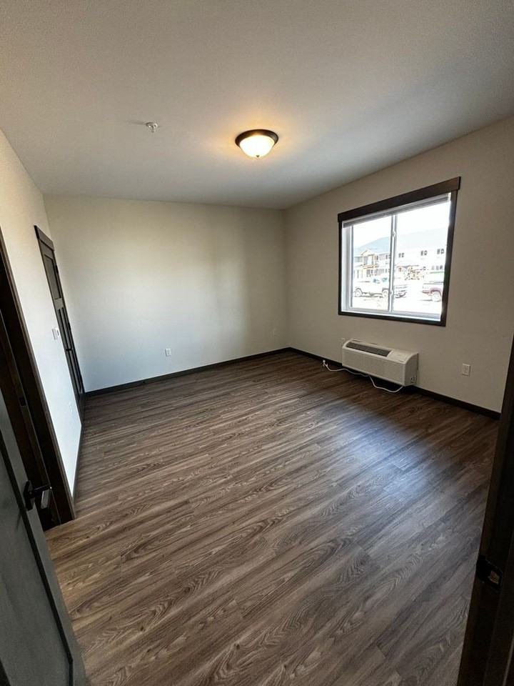 Bartlett Crossing II - Photo 6 of 28