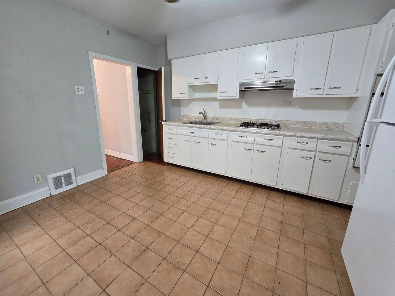 787 N 27th St - Photo 6 of 29