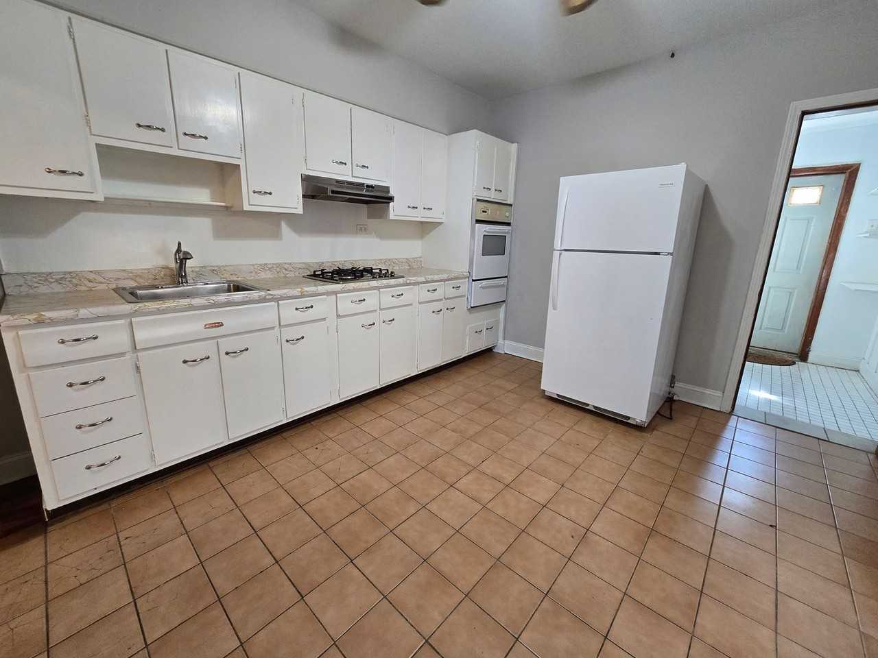 787 N 27th St - Photo 7 of 29