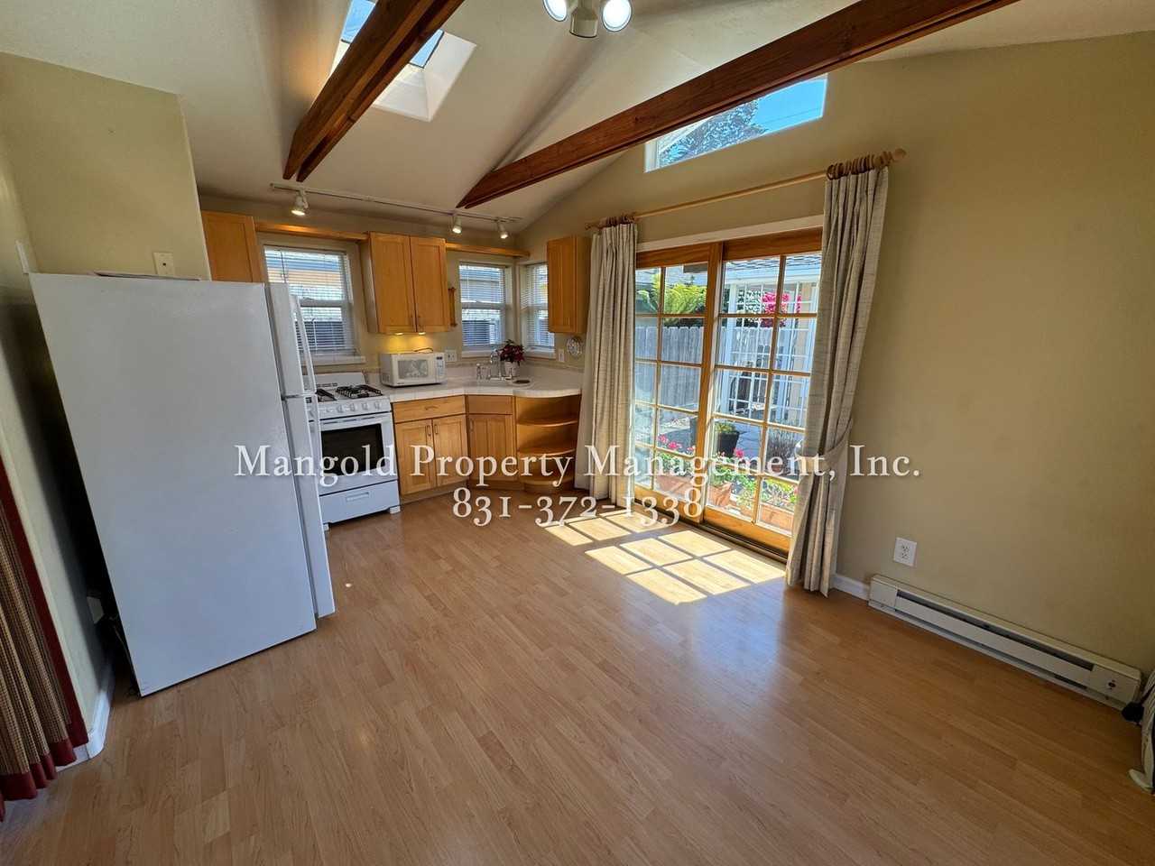 251 1/2 Palo Verde Ave - Photo 2 of 8