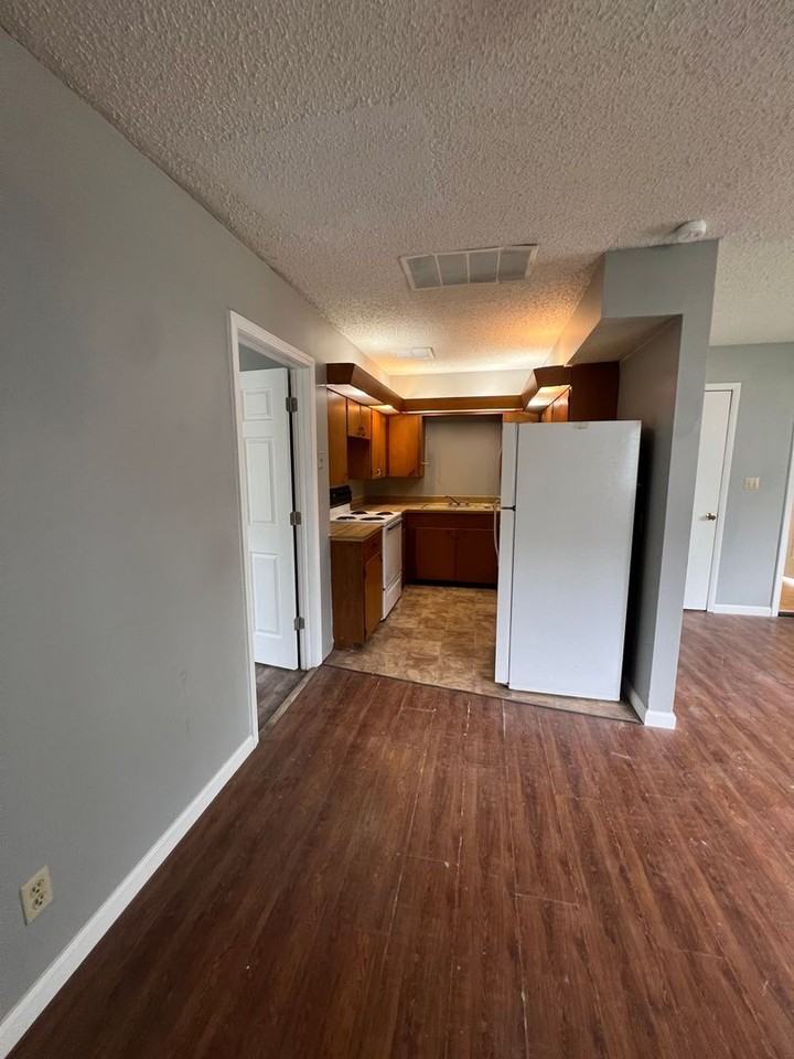 2305 N Prospect Ave - Photo 3 of 11