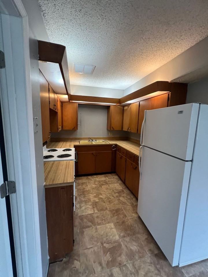 2305 N Prospect Ave - Photo 5 of 11