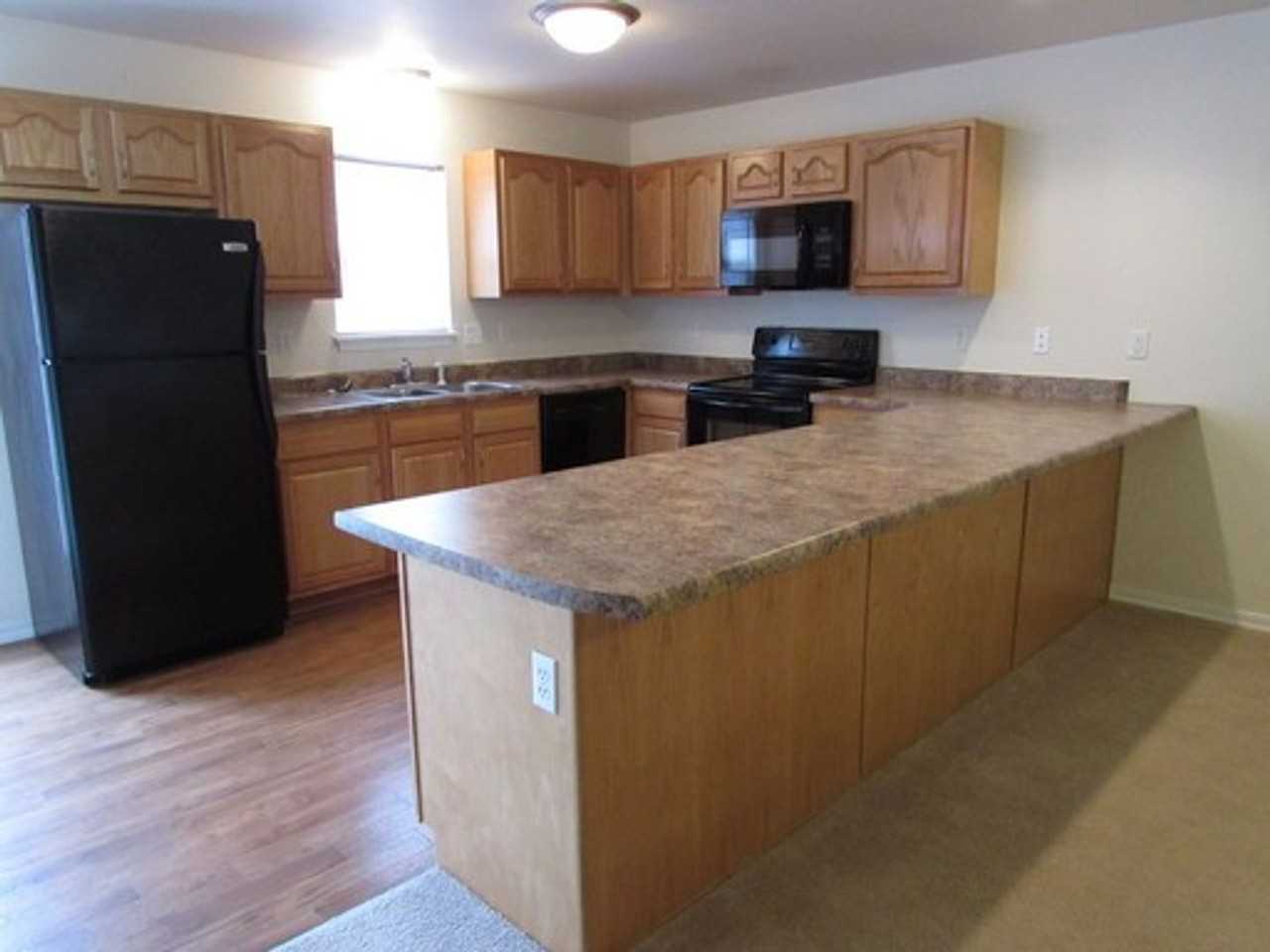 118 Andrews Dr - Photo 6 of 28