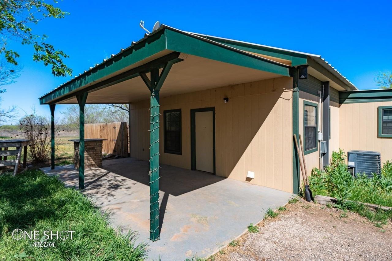 542 Mccartney Ln - Photo 2 of 36