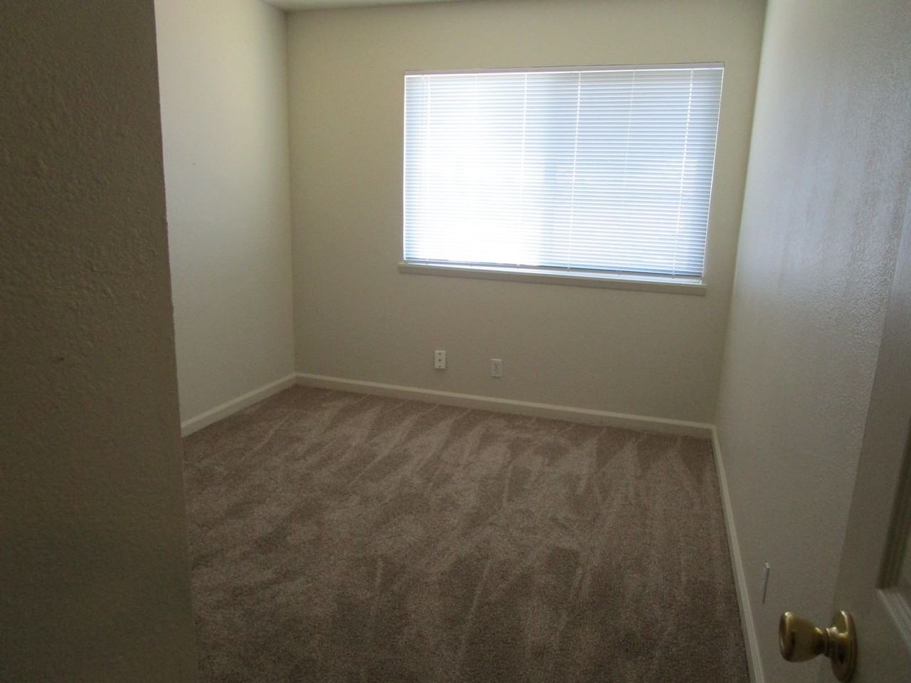 833 Scoter Way - Photo 6 of 10
