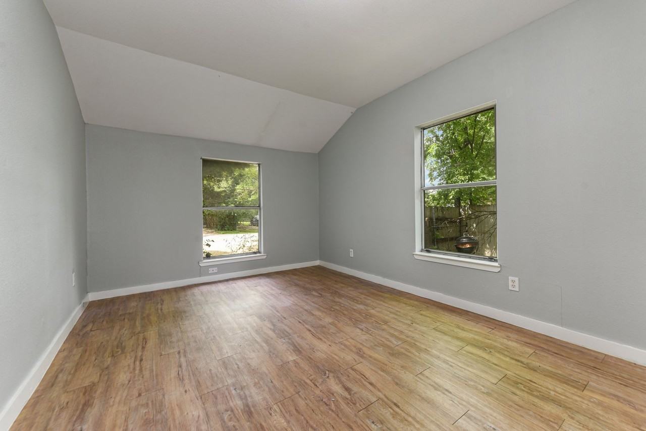 8323 Lapanto Ln - Photo 4 of 11