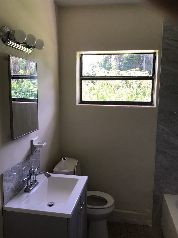 1212 Sasoon Ave - Photo 3 of 10
