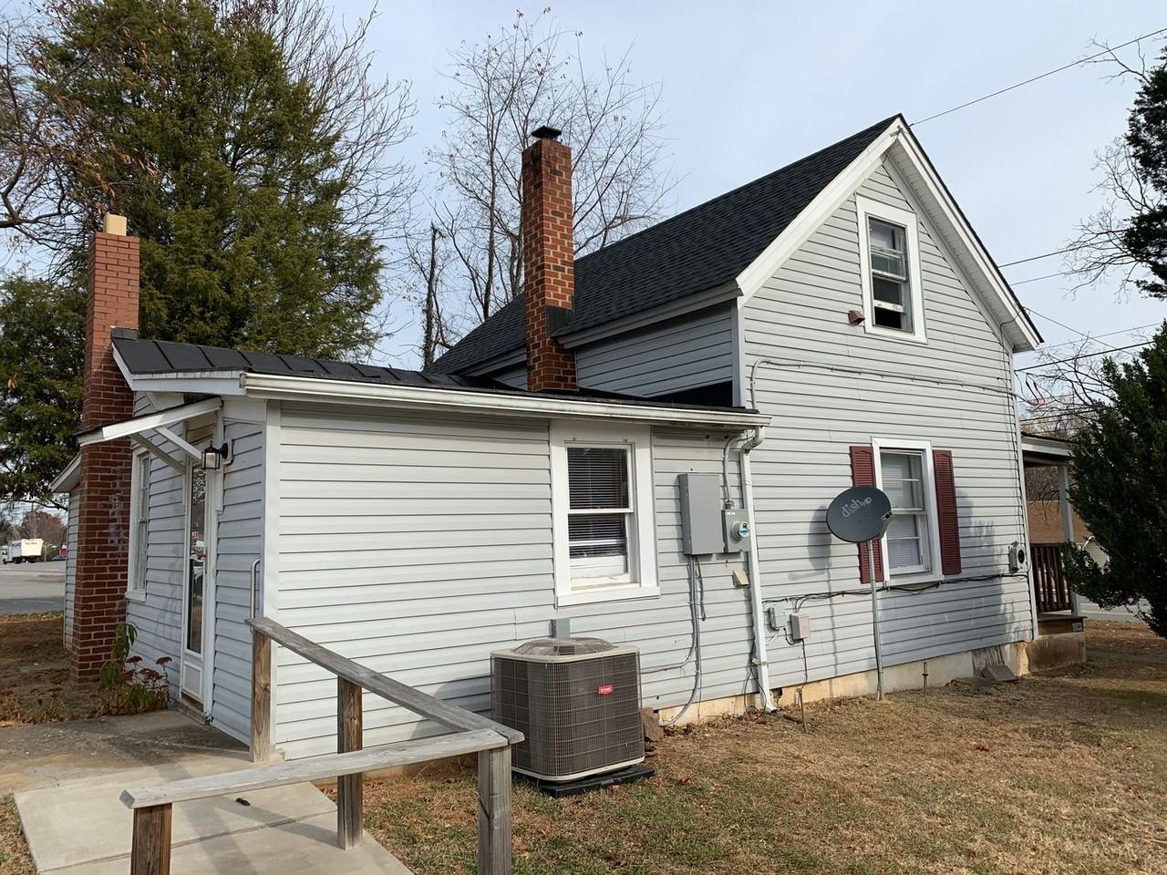 4598 S Amherst Hwy - Photo 3 of 25