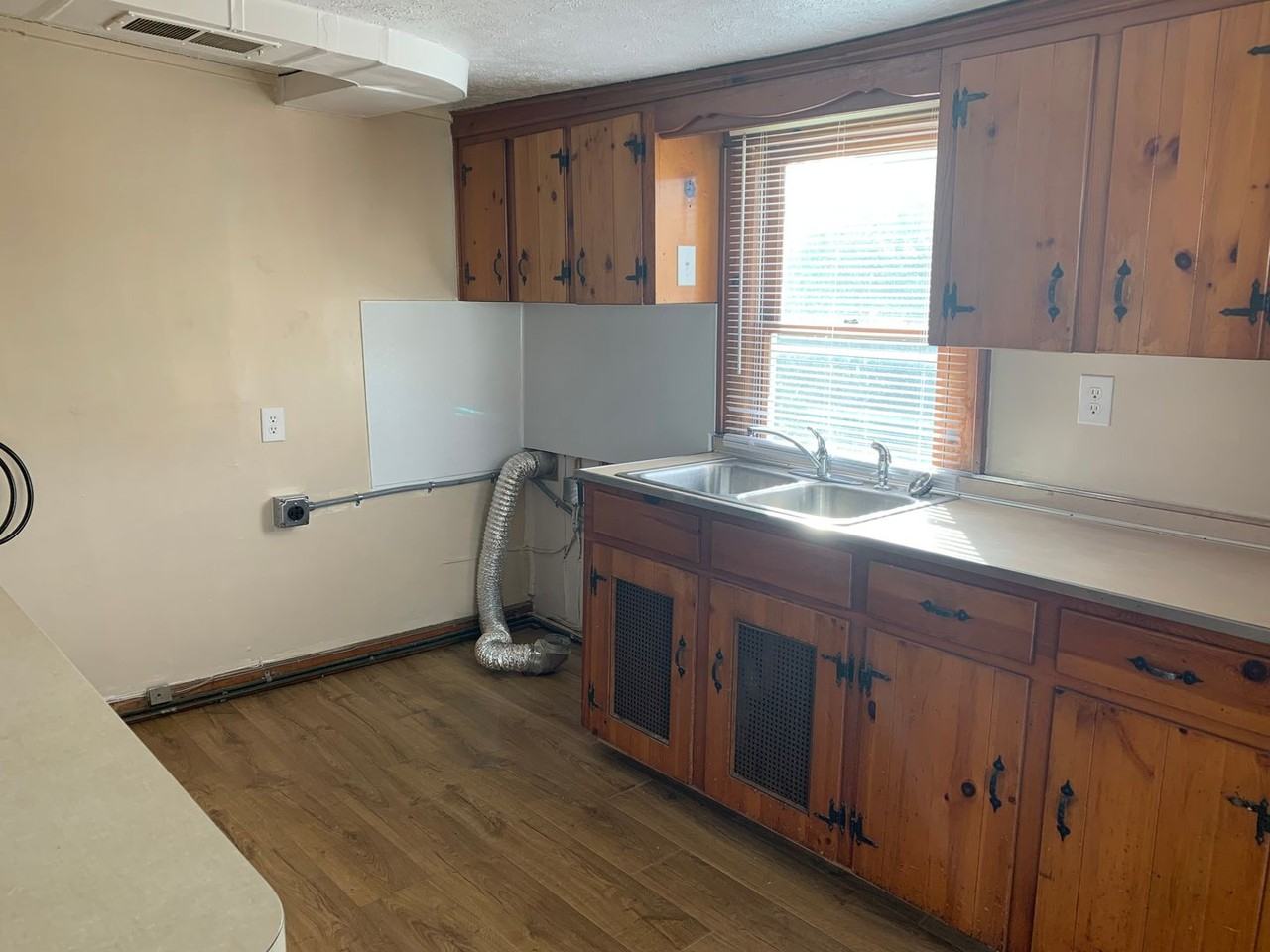 4598 S Amherst Hwy - Photo 7 of 25