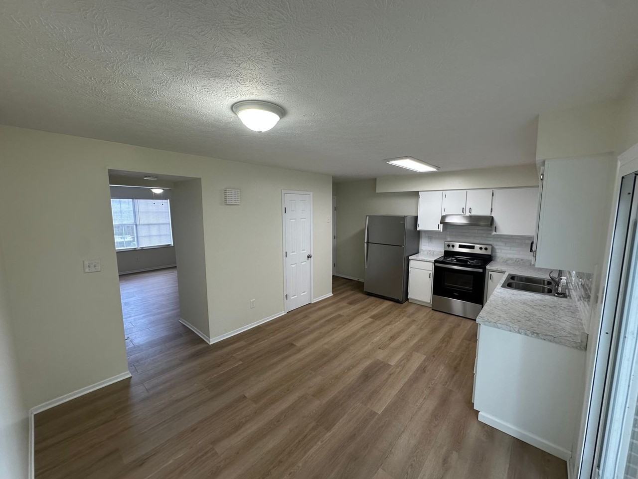 37 Campbell Dr - Photo 4 of 14