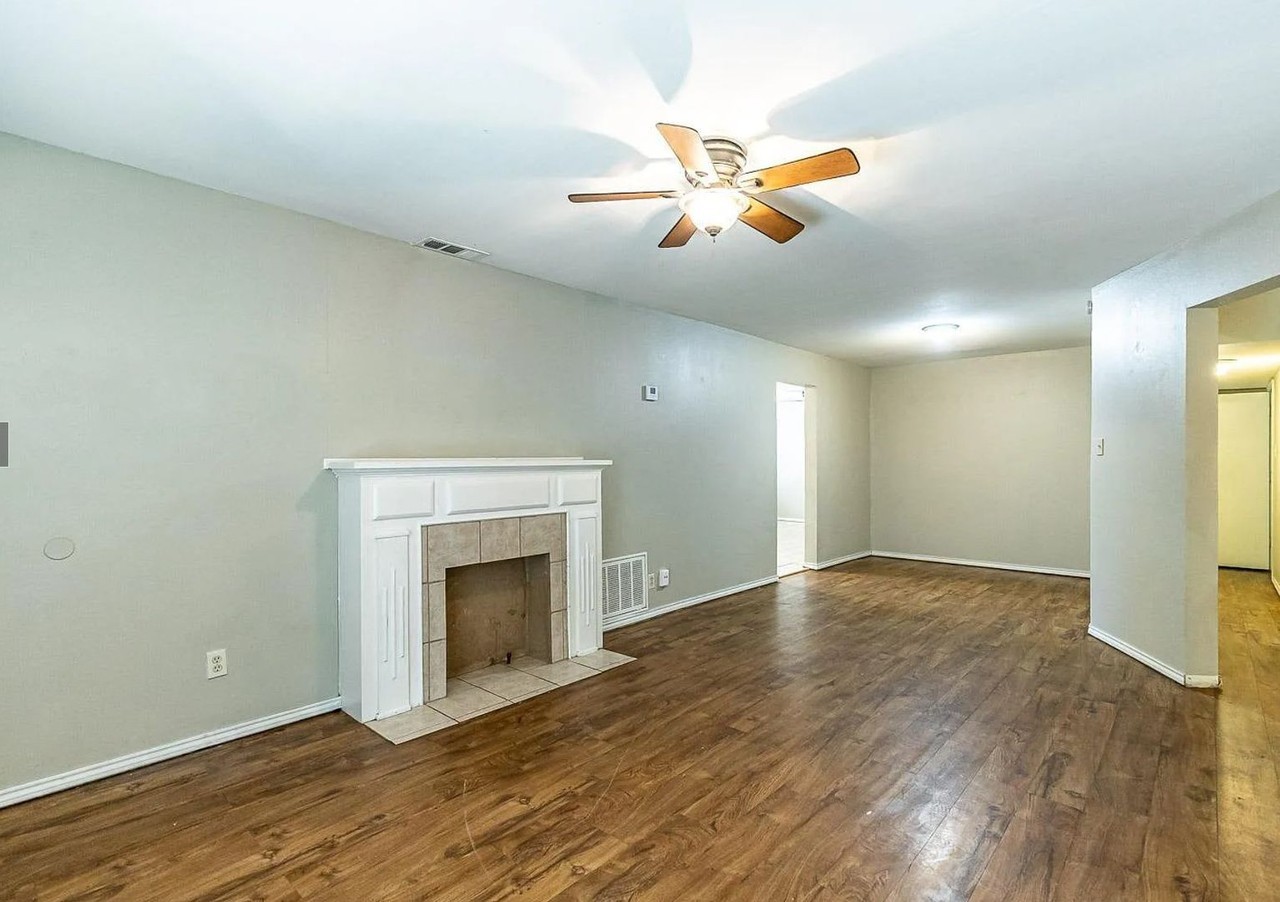 2122 28th St - Photo 2 of 16