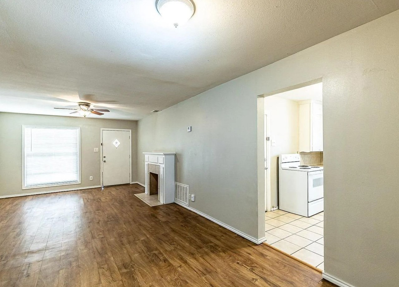2122 28th St - Photo 3 of 16