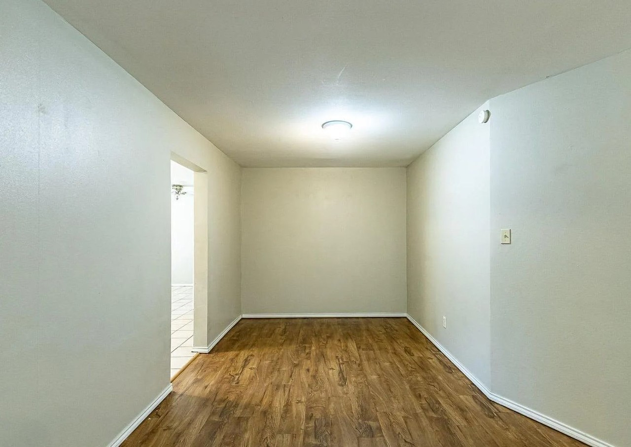 2122 28th St - Photo 4 of 16