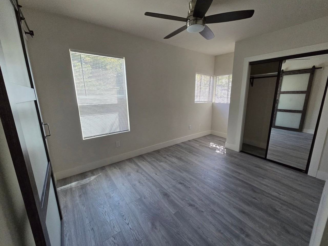 3140 S St - Photo 4 of 28